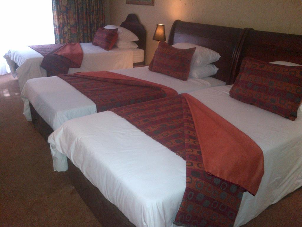 Hornbill Lodge Magaliesburg Kamer foto
